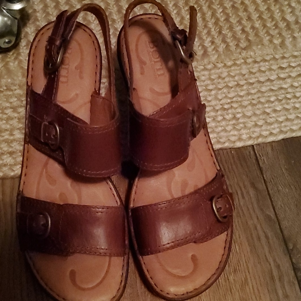 Born women's size 9 sandals
